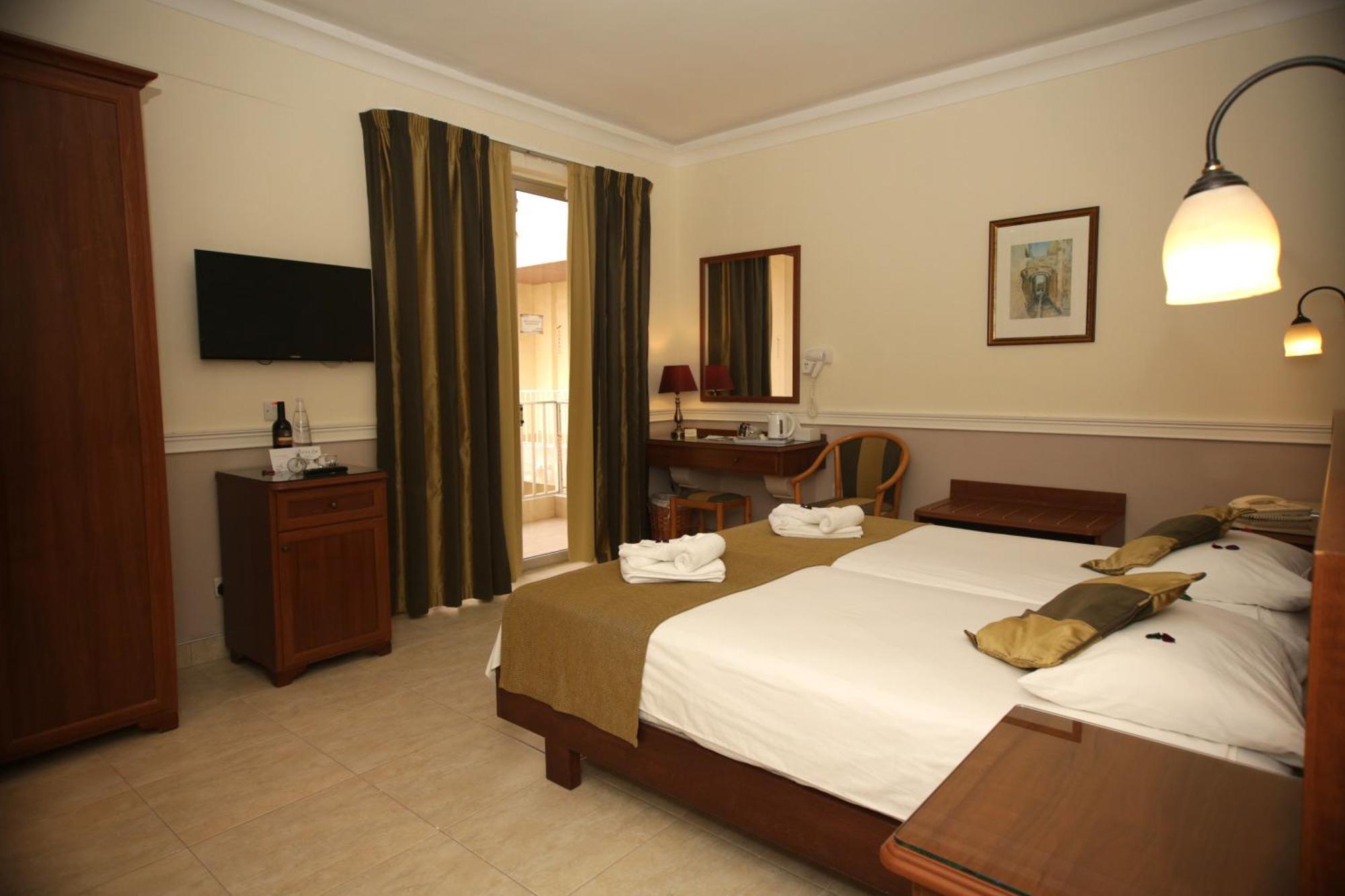 Soreda Hotel Qawra Exterior foto